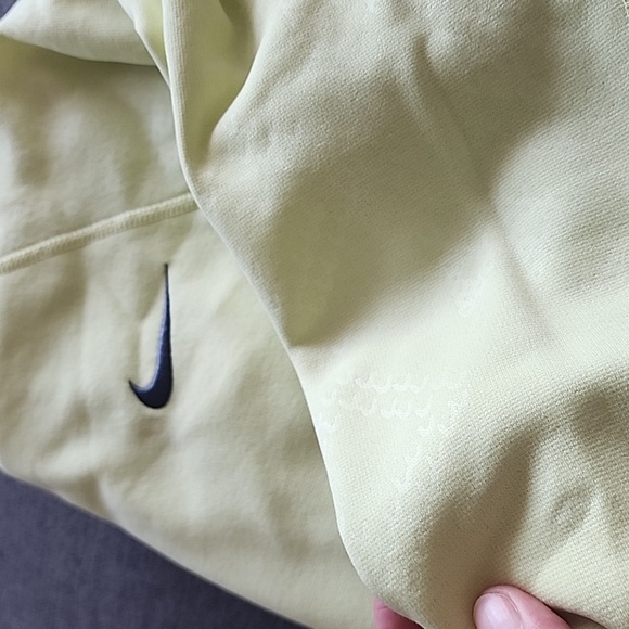 Nike pull over hoodie - Picture 4 of 6